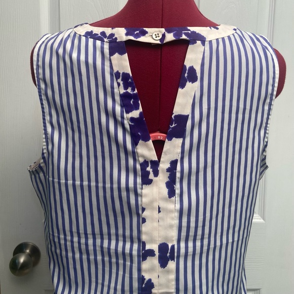 Cabi women white and blue floral sleeveless high low hemline tunic. Size M. Used - Picture 4 of 8